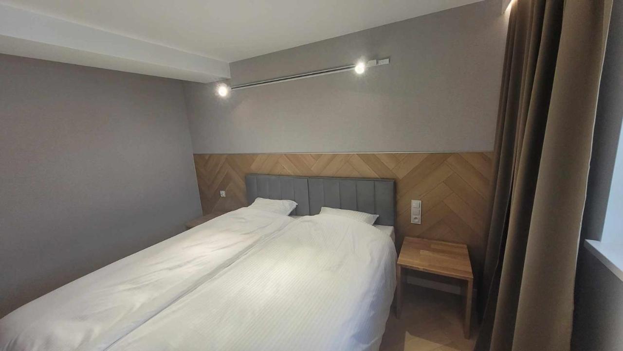 Hotel & Restauracja Wroblewscy Karniewo Kültér fotó