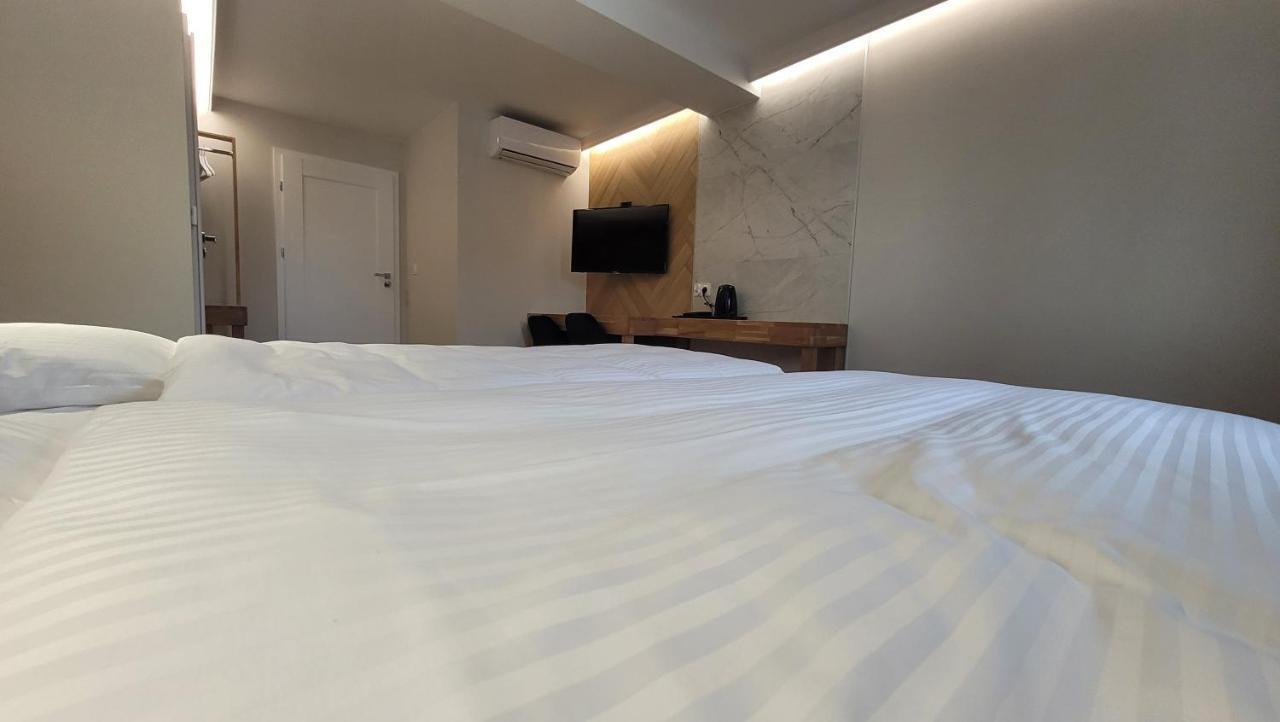 Hotel & Restauracja Wroblewscy Karniewo Kültér fotó
