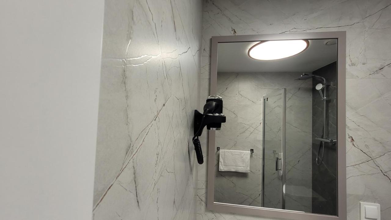 Hotel & Restauracja Wroblewscy Karniewo Kültér fotó