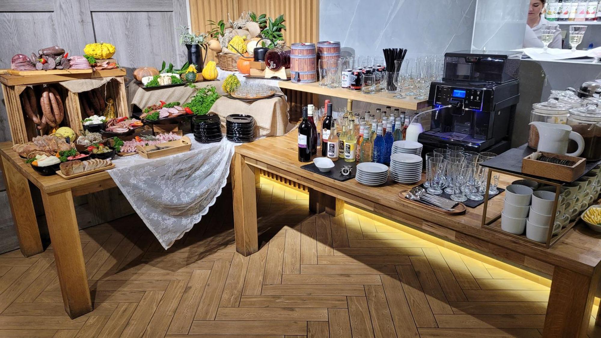 Hotel & Restauracja Wroblewscy Karniewo Kültér fotó
