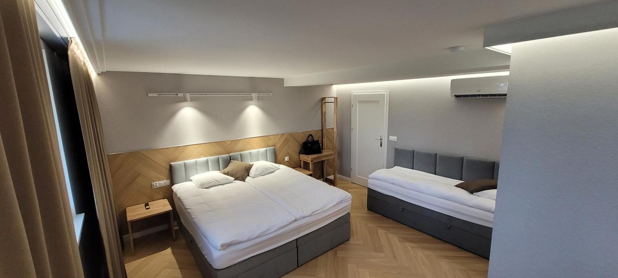 Hotel & Restauracja Wroblewscy Karniewo Kültér fotó